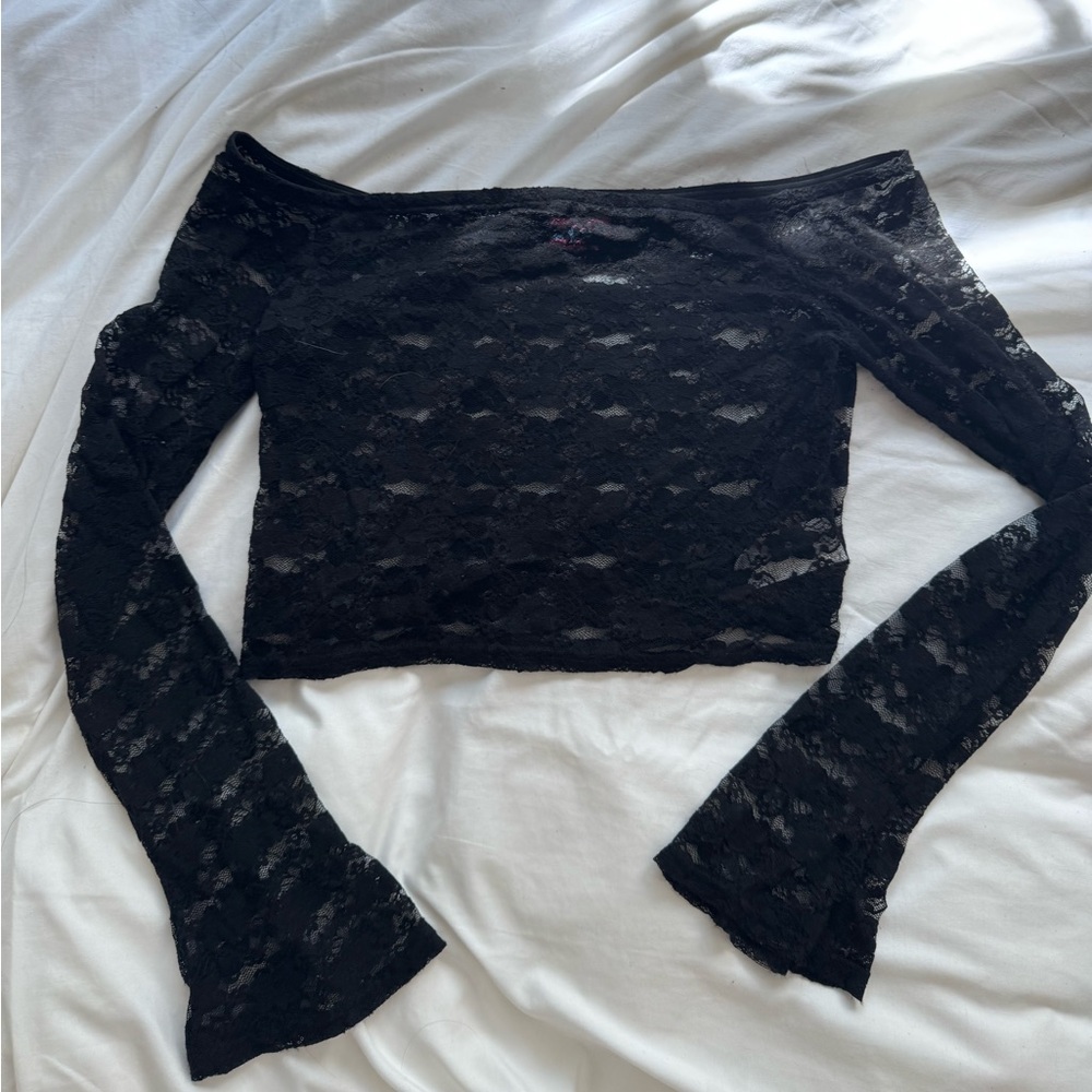 Edikted Elegant Black Lace Off-Shoulder Long Sleeve